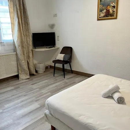 Le Square Отель