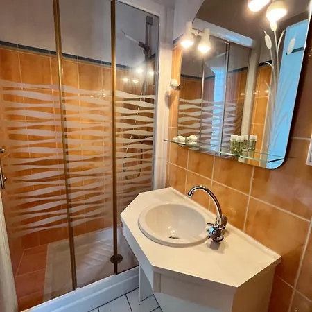 Le Square Hotel